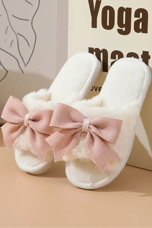 Chaussons blancs ouverts en peluche avec nœud décoratif : un cocon de douceur - Perfectelena