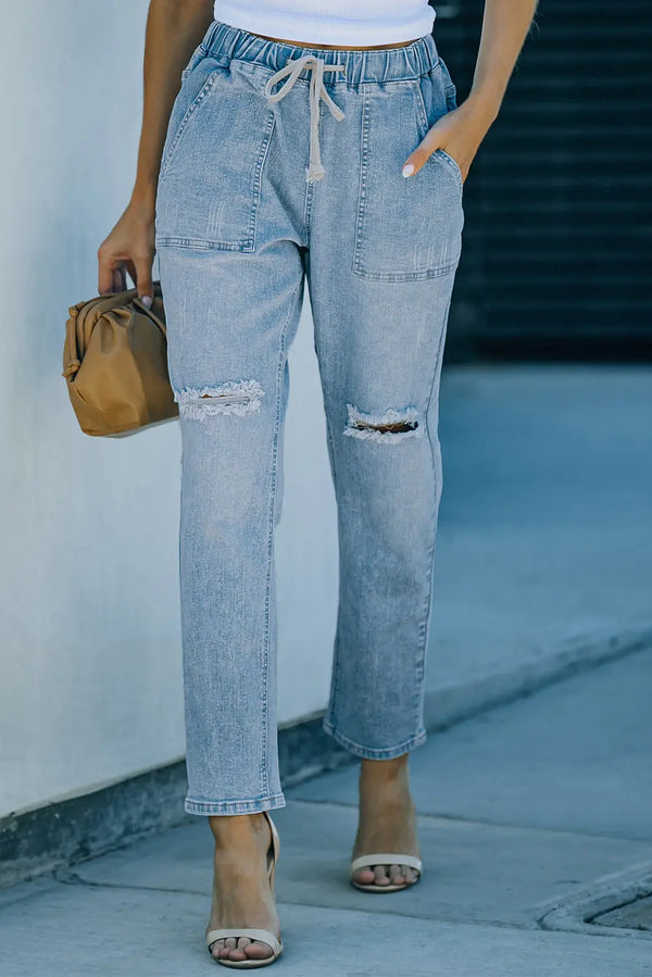 Pantalon de jogging en denim à poches rondes en détresse bleu ciel Perfectelena