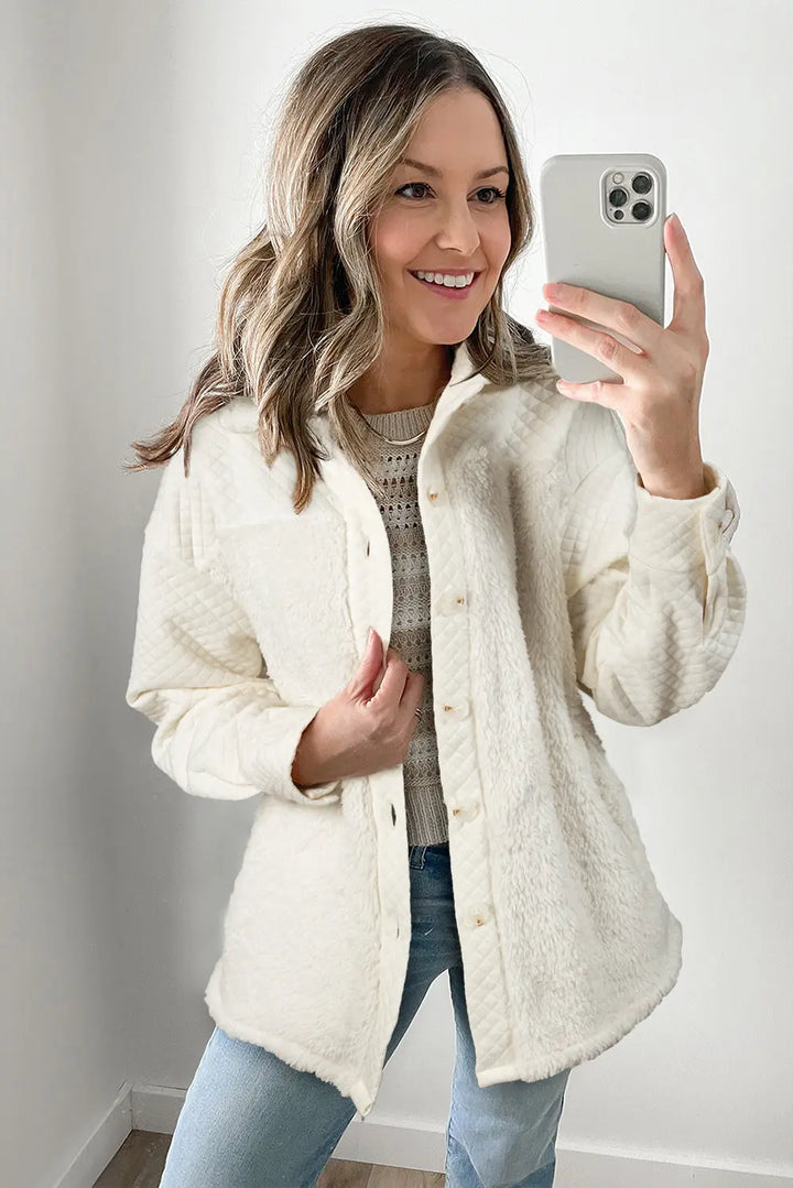 Veste boutonnée en patchwork Sherpa matelassé de couleur unie blanche Perfectelena